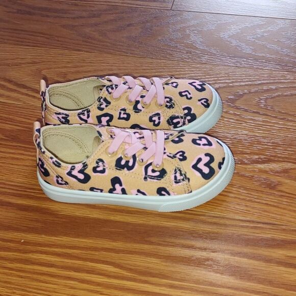 Fabkids slipon tan pink heart shoes Sz.9 NWOT - Picture 5 of 8